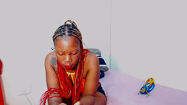 Snapshot of FreakyScarlet00 chatting on 10.10.25 FreakyScarlet00 online show from 10.10.25