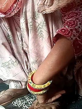 Snapshot of sweet_parul chatting on 11.10.25 sweet parul online show from 11.10.25