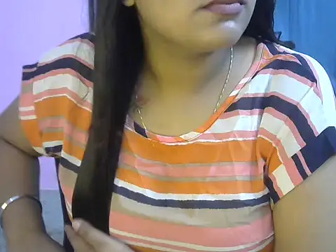 Snapshot of Queenxxx98 chatting on 10.11.25 Queenxxx98 online show from 10.11.25