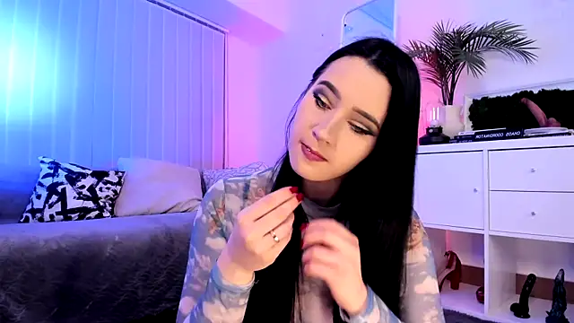 Mary Lori online show from 12.04.25