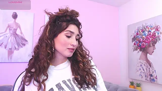 Snapshot of linda_morgan1 chatting on 09.12.25 linda morgan1 online show from 09.12.25