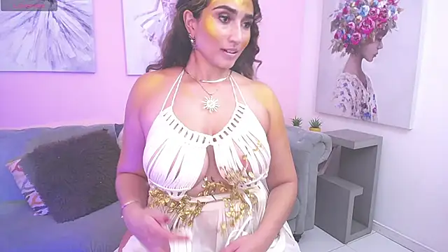 Snapshot of linda_morgan1 chatting on 10.28.25 linda morgan1 online show from 10.28.25