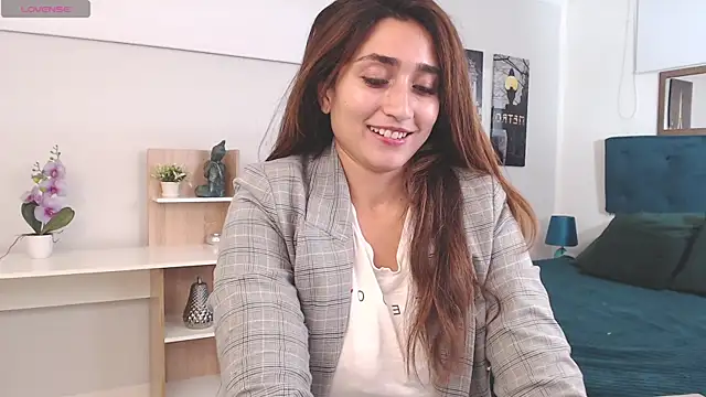 Snapshot of linda_morgan1 chatting on 10.30.25 linda morgan1 online show from 10.30.25