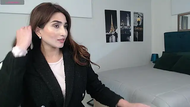 Snapshot of linda_morgan1 chatting on 12.15.25 linda morgan1 online show from 12.15.25