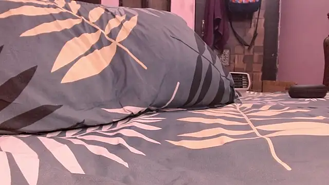 Snapshot of funndudd chatting on 12.17.25 funndudd online show from 12.17.25