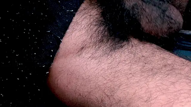 Snapshot of funndudd chatting on 12.21.25 funndudd online show from 12.21.25