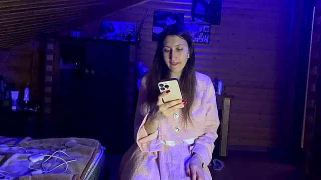 Shyselly online show from 10.04.25