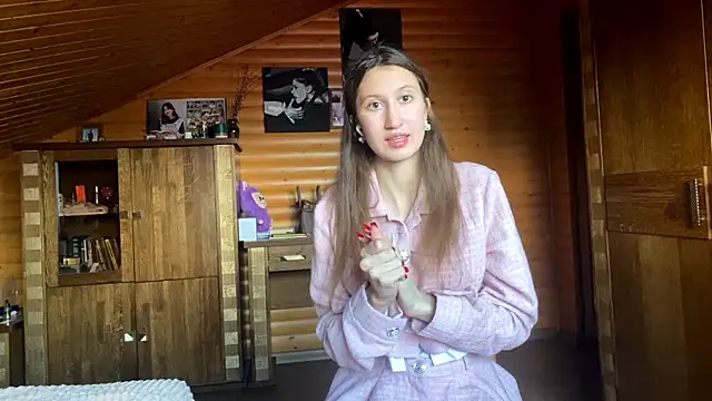 Shyselly online show from 10.05.25