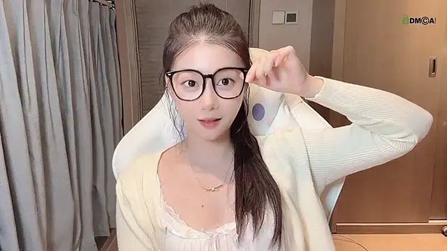 Makinghappymyself  online show from 11.18.25