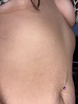 Snapshot of tianastone_ chatting on 10.11.25 tianastone online show from 10.11.25