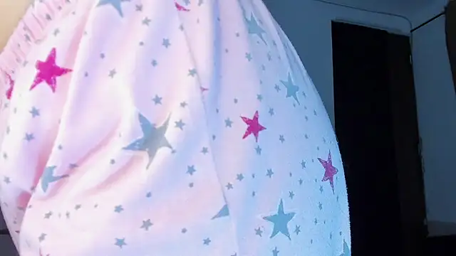 Snapshot of tianastone_ chatting on 10.27.25 tianastone online show from 10.27.25