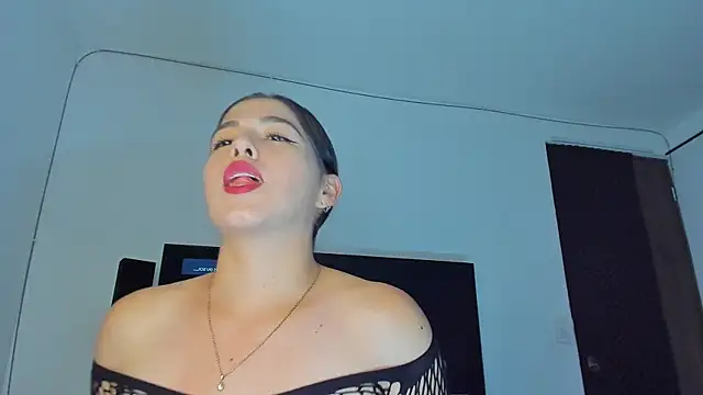 Snapshot of tianastone_ chatting on 12.18.25 tianastone online show from 12.18.25