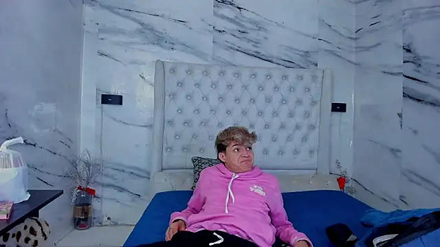 Ari and Storm online show from 09.12.25