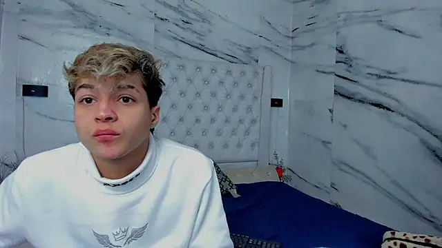 Ari and Storm online show from 09.16.25