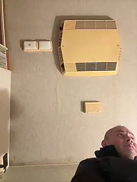 Snapshot of Pepe86-urgia chatting on 10.19.25 Pepe86-urgia online show from 10.19.25