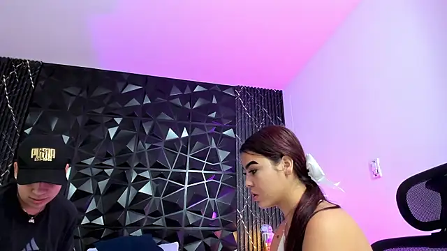 Snapshot of KimberlyLoren chatting on 09.20.25 KimberlyLoren online show from 09.20.25