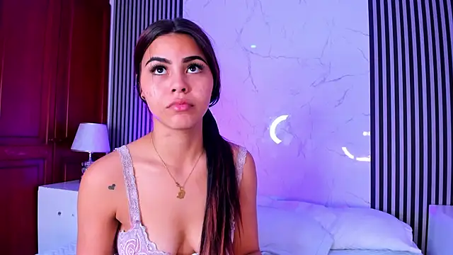 Snapshot of KimberlyLoren chatting on 10.11.25 KimberlyLoren online show from 10.11.25