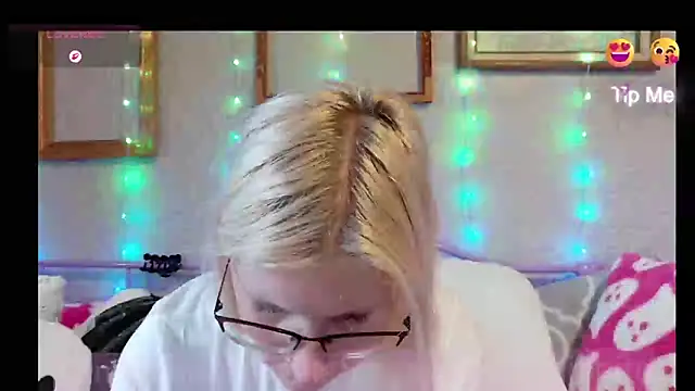 Snapshot of samanthamalichite chatting on 06.08.26 samanthamalichite online show from 06.08.26