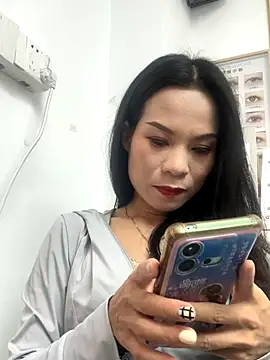 Baby-mmm online show from 10.28.25