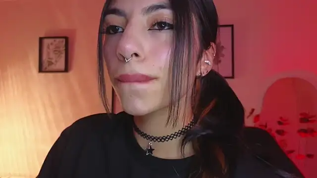 Hollyxx  online show from 04.30.26