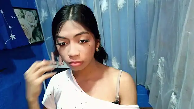 Snapshot of Kayra_Slut122 chatting on 09.17.25 Kayra Slut122 online show from 09.17.25