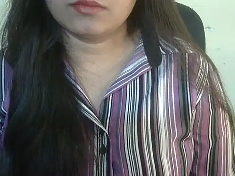 Aanya Hazel online show from 12.18.25