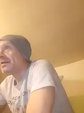 Snapshot of Kuba_Gd chatting on 12.23.24 Kuba Gd online show from 12.23.24