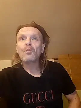 Snapshot of Kuba_Gd chatting on 12.31.24 Kuba Gd online show from 12.31.24