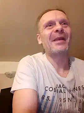 Snapshot of Kuba_Gd chatting on 01.11.25 Kuba Gd online show from 01.11.25