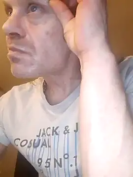 Snapshot of Kuba_Gd chatting on 02.08.25 Kuba Gd online show from 02.08.25