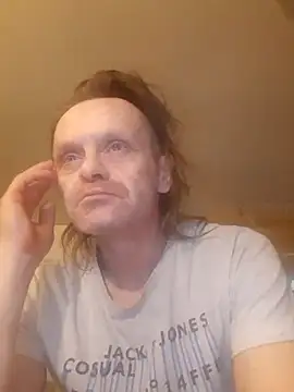 Snapshot of Kuba_Gd chatting on 02.08.25 Kuba Gd online show from 02.08.25