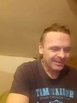 Snapshot of Kuba_Gd chatting on 02.11.25 Kuba Gd online show from 02.11.25