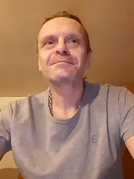 Snapshot of Kuba_Gd chatting on 02.12.25 Kuba Gd online show from 02.12.25