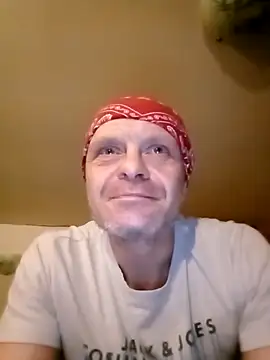 Snapshot of Kuba_Gd chatting on 02.15.25 Kuba Gd online show from 02.15.25