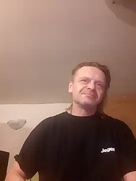 Snapshot of Kuba_Gd chatting on 02.19.25 Kuba Gd online show from 02.19.25