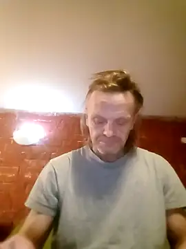 Snapshot of Kuba_Gd chatting on 10.17.25 Kuba Gd online show from 10.17.25