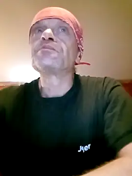 Snapshot of Kuba_Gd chatting on 10.22.25 Kuba Gd online show from 10.22.25