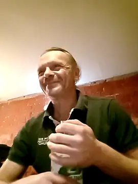 Snapshot of Kuba_Gd chatting on 11.21.25 Kuba Gd online show from 11.21.25