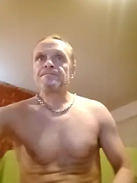 Snapshot of Kuba_Gd chatting on 12.04.25 Kuba Gd online show from 12.04.25