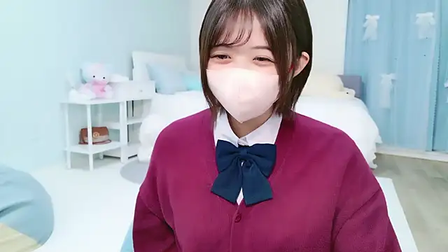 Hinata Sun online show from 09.11.25