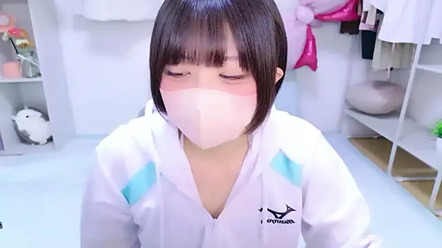 Hinata Sun online show from 04.27.26