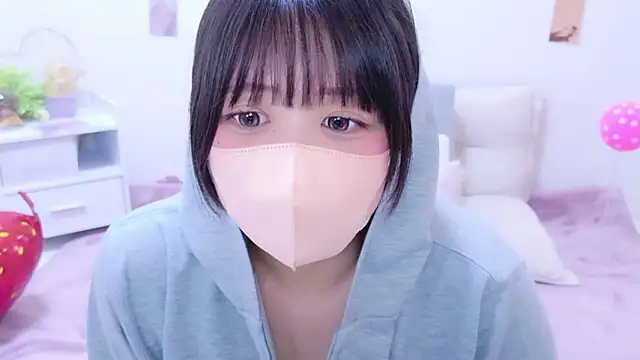 Snapshot of Hinata_Sun chatting on 05.11.26 Hinata Sun online show from 05.11.26