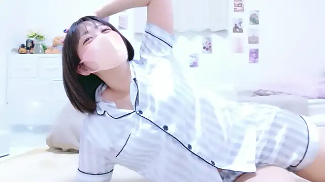 Hinata Sun online show from 08.02.26