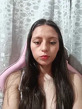 Snapshot of Lahila_ chatting on 06.26.26 Lahila online show from 06.26.26