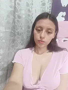 Snapshot of Lahila_ chatting on 07.28.26 Lahila online show from 07.28.26