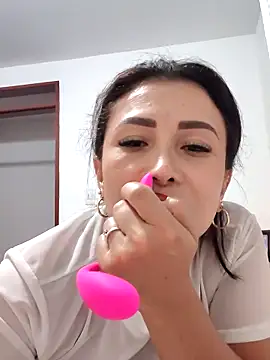 mia mancinii online show from 04.29.26