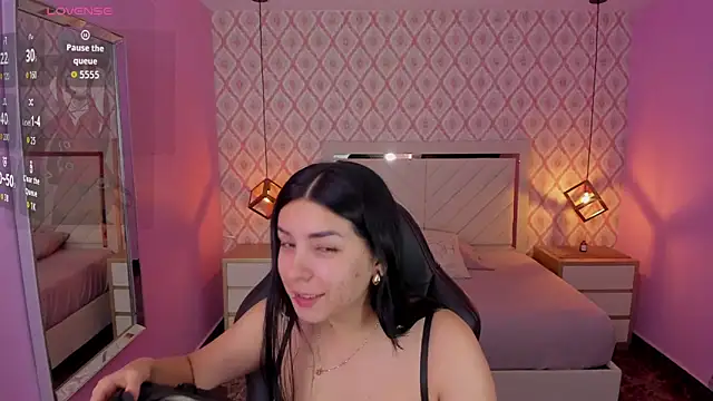 CHRISTY TEIGEN4 online show from 11.26.25