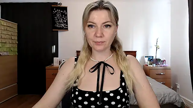 ParadiseAlina online show from 04.24.26