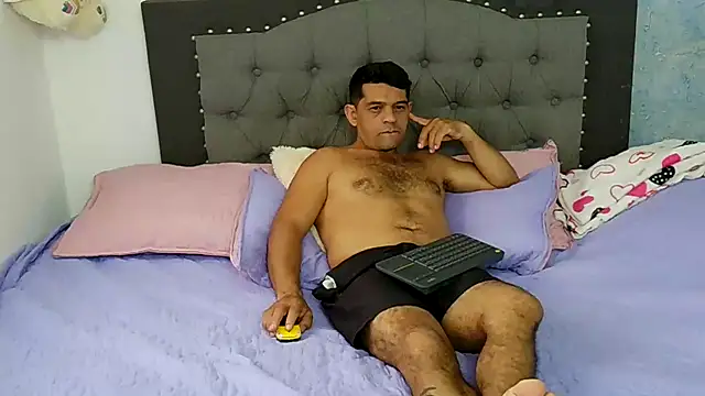 Snapshot of Nicolletorres2 chatting on 11.27.25 Nicolletorres2 online show from 11.27.25