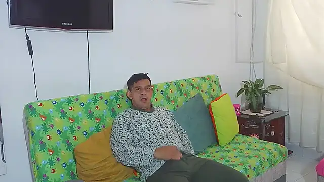 Snapshot of Nicolletorres2 chatting on 02.13.26 Nicolletorres2 online show from 02.13.26